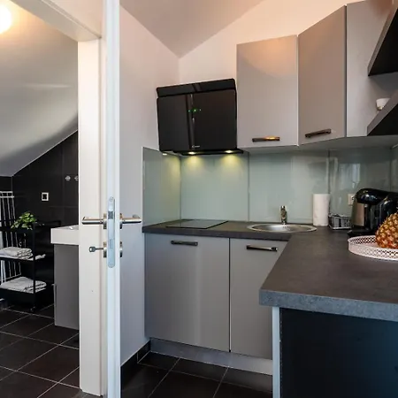 Mabela Apartment *