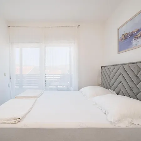 Mabela * Trogir